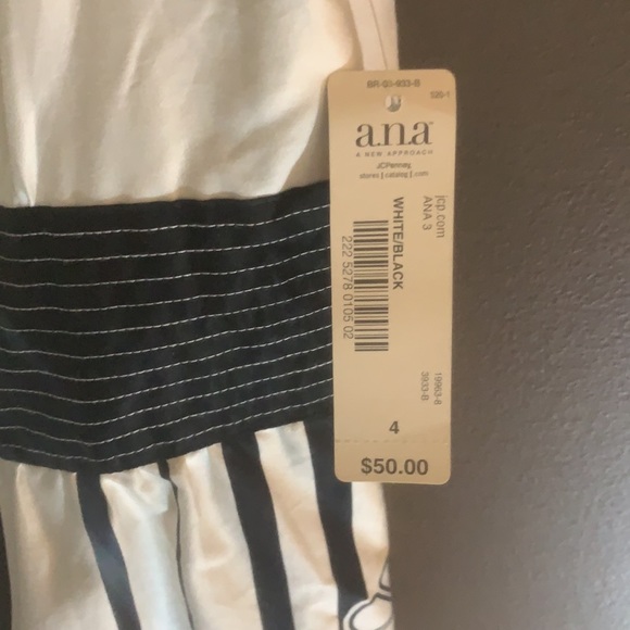 Cute light summer dress. - Picture 2 of 3